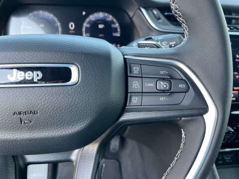 2025 Jeep Grand Cherokee Laredo X