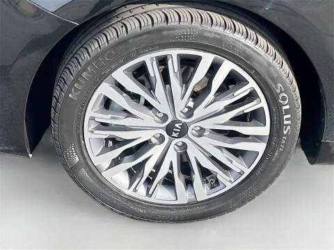 2020 Kia Cadenza Technology