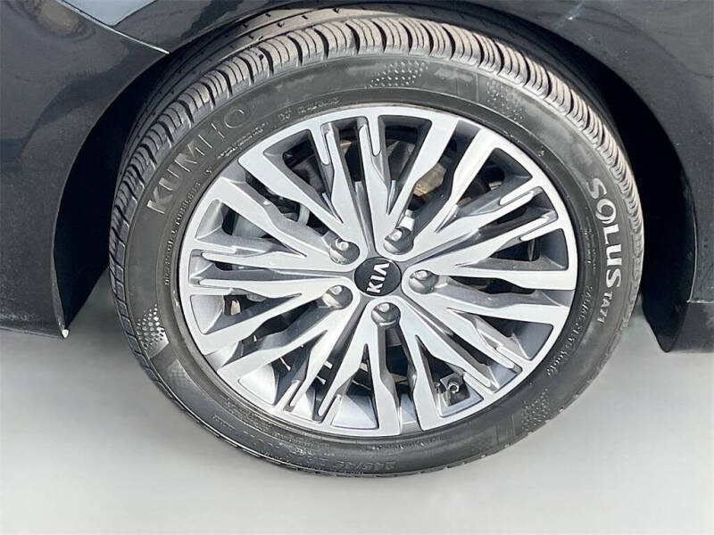 2020 Kia Cadenza Technology