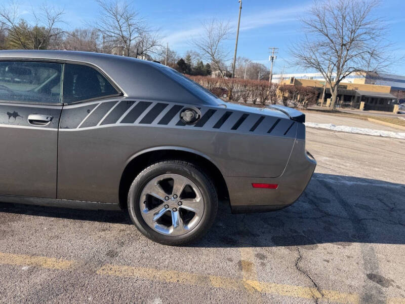2012 Dodge Challenger SXT Plus