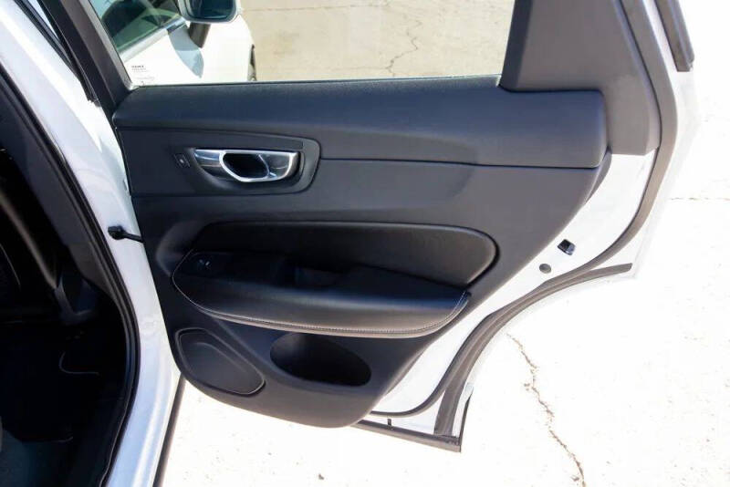 2019 Volvo XC60 T5 R-Design