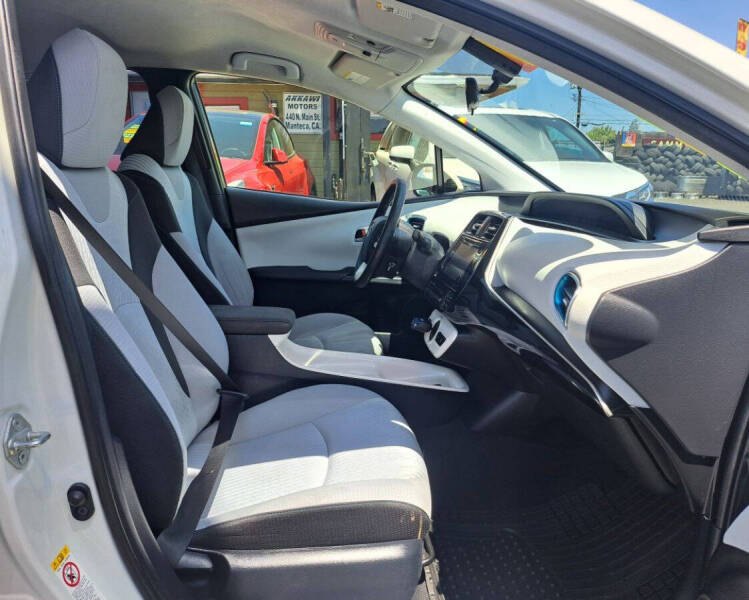 2016 Toyota Prius Three