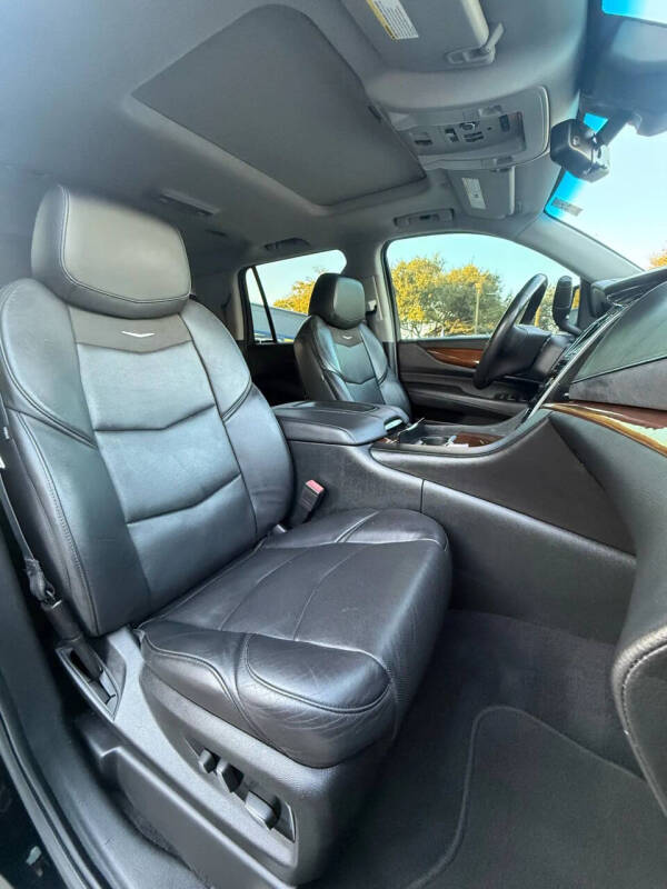 2018 Cadillac Escalade Luxury