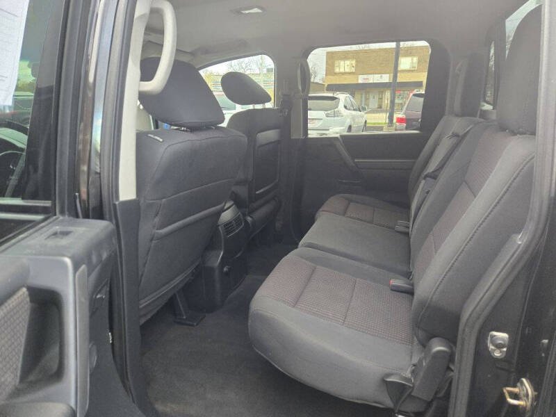 2012 Nissan Titan SV