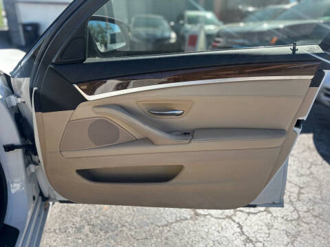 2012 BMW 5 Series 528i