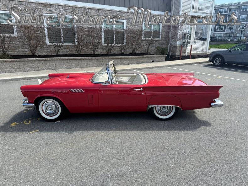 1957 Ford Thunderbird