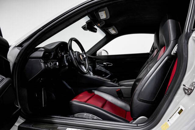 2018 Porsche 911 Carrera GTS