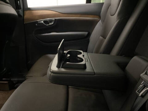 2025 Volvo XC90 B6 Plus Bright Theme 7P