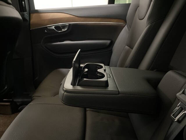 2025 Volvo XC90 B6 Plus Bright Theme 7P