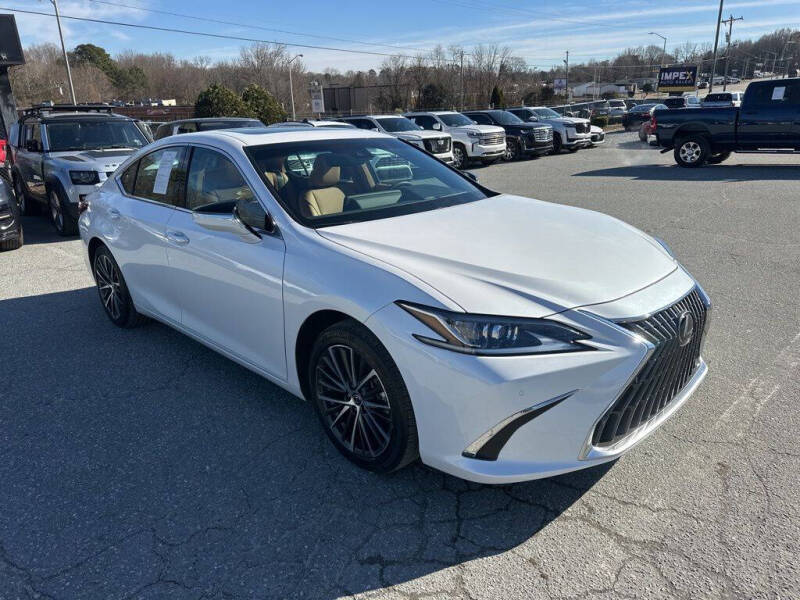 2023 Lexus ES 300h
