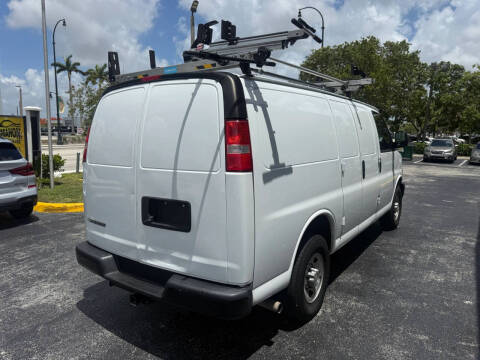 2022 Chevrolet Express 2500