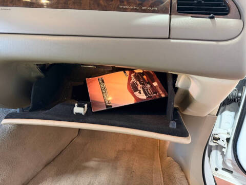 2002 Lincoln Town Car Executive