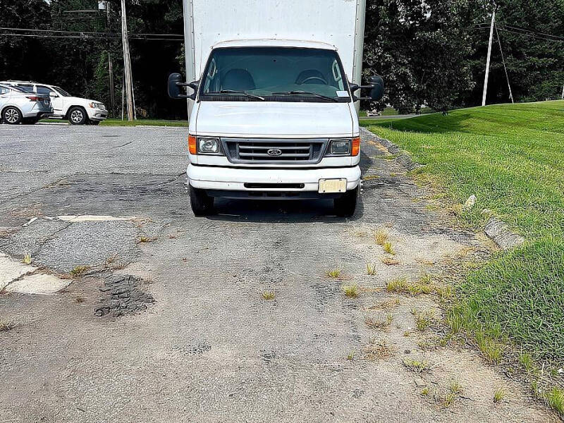 2006 Ford Econoline's photo