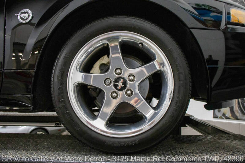 2004 Ford Mustang GT Deluxe