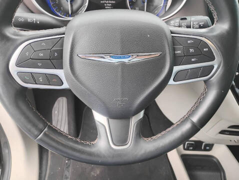 2017 Chrysler Pacifica Touring-L Plus