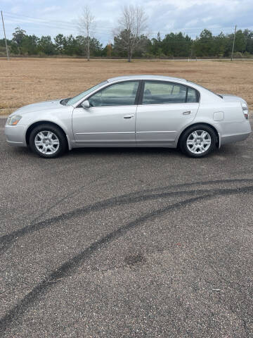 2005 Nissan Altima for sale at Trinity Car Sales LLC in Alachua FL