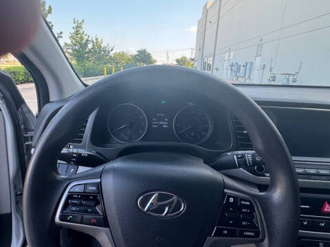 2018 Hyundai Elantra