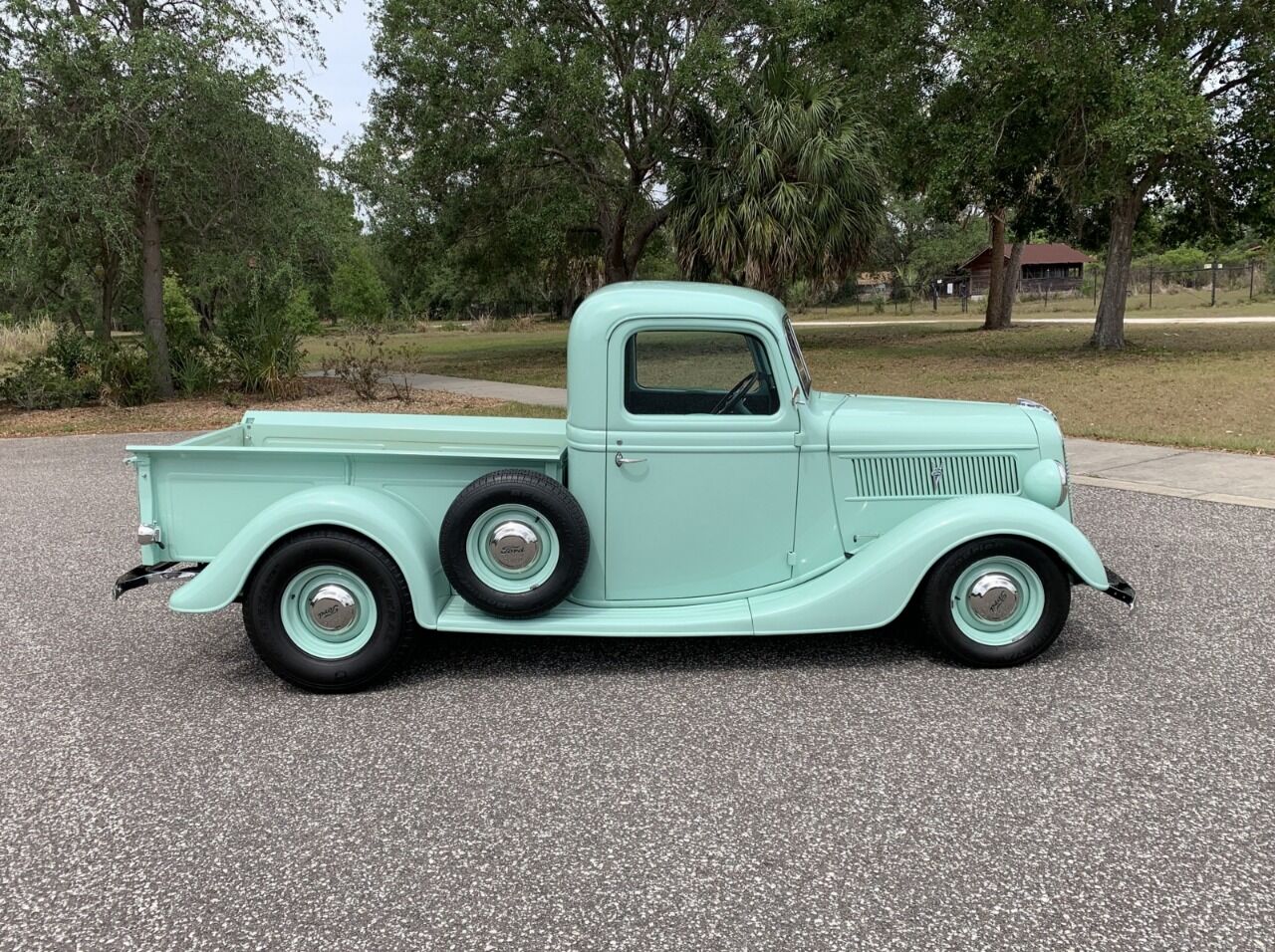 1937 Ford Pickup 4