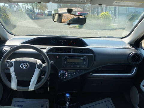 2014 Toyota Prius c Two