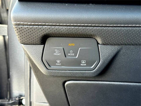 2025 Volkswagen Atlas Cross Sport SE