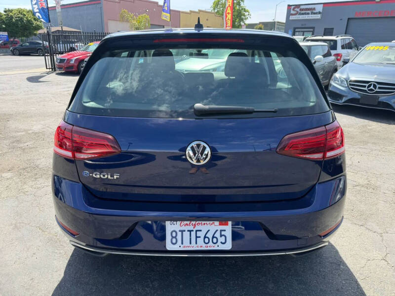 2017 Volkswagen e-Golf SE