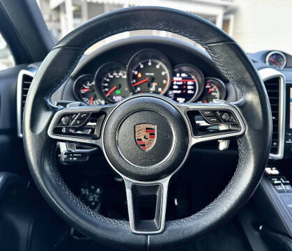2017 Porsche Cayenne Platinum Edition