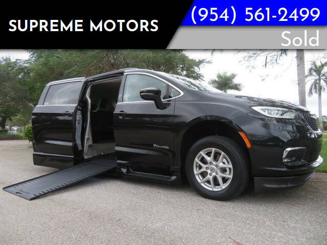 2022 Chrysler Pacifica Touring L