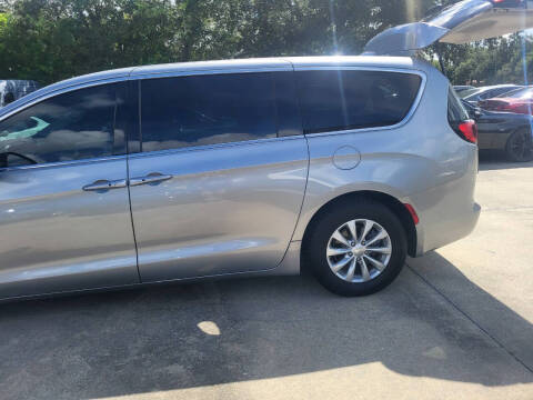 2017 Chrysler Pacifica Touring