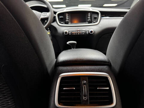 2020 Kia Sorento LX V6