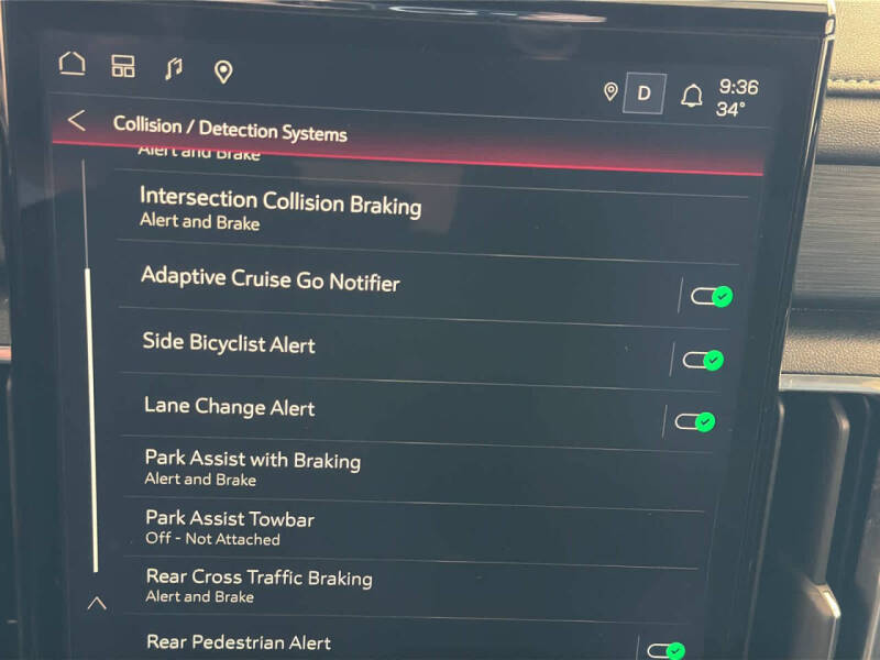 2025 GMC Acadia Elevation