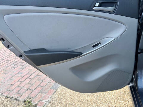 2017 Hyundai Accent SE