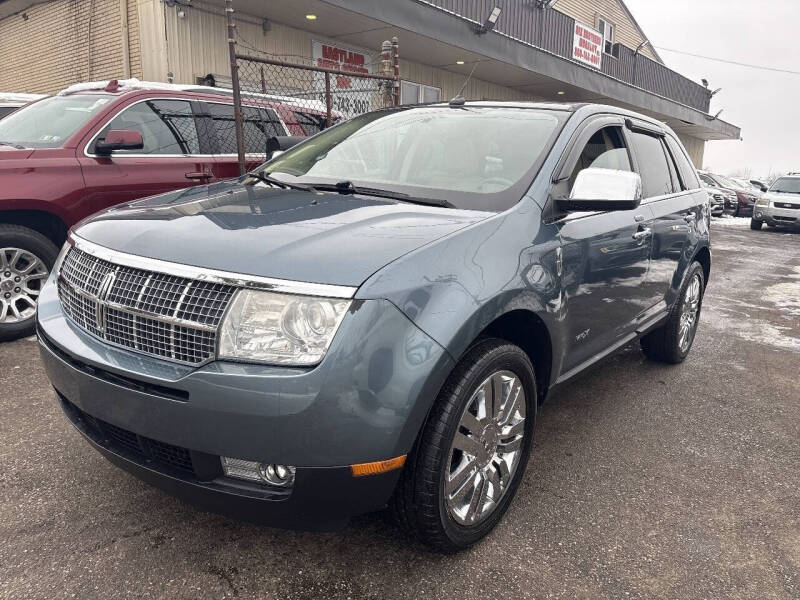 2010 Lincoln MKX Base's photo