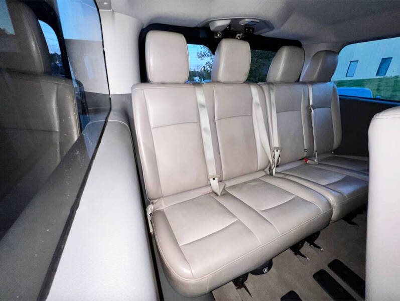 2016 Nissan NV 3500 HD SL