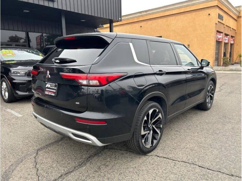 2024 Mitsubishi Outlander SE