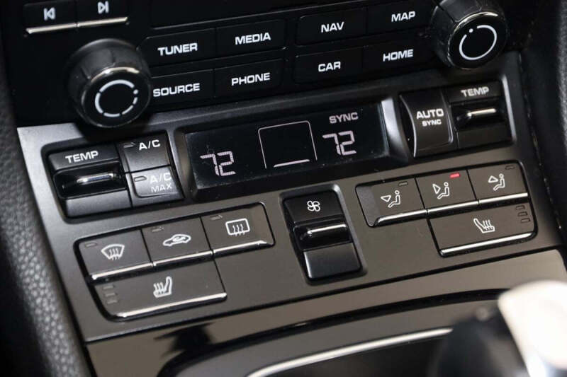 2019 Porsche 911 Carrera