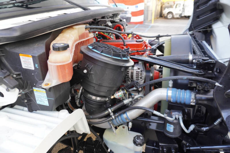 2018 Freightliner M2 106