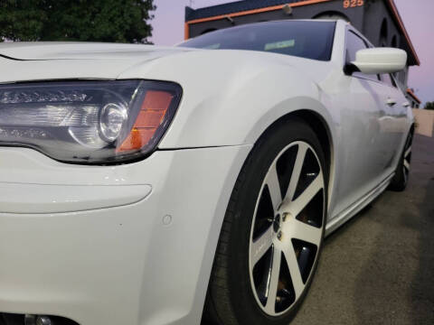 2013 Chrysler 300 SRT8