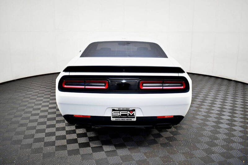 2015 Dodge Challenger SRT Hellcat