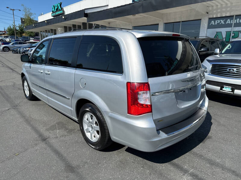 Used 2012 Chrysler Town & Country Touring with VIN 2C4RC1BGXCR305515 for sale in Edmonds, WA