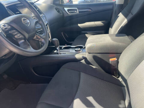 2017 Nissan Pathfinder S