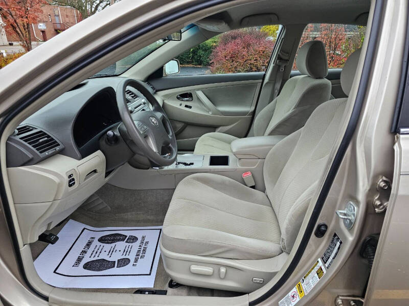 2008 Toyota Camry LE photo 18