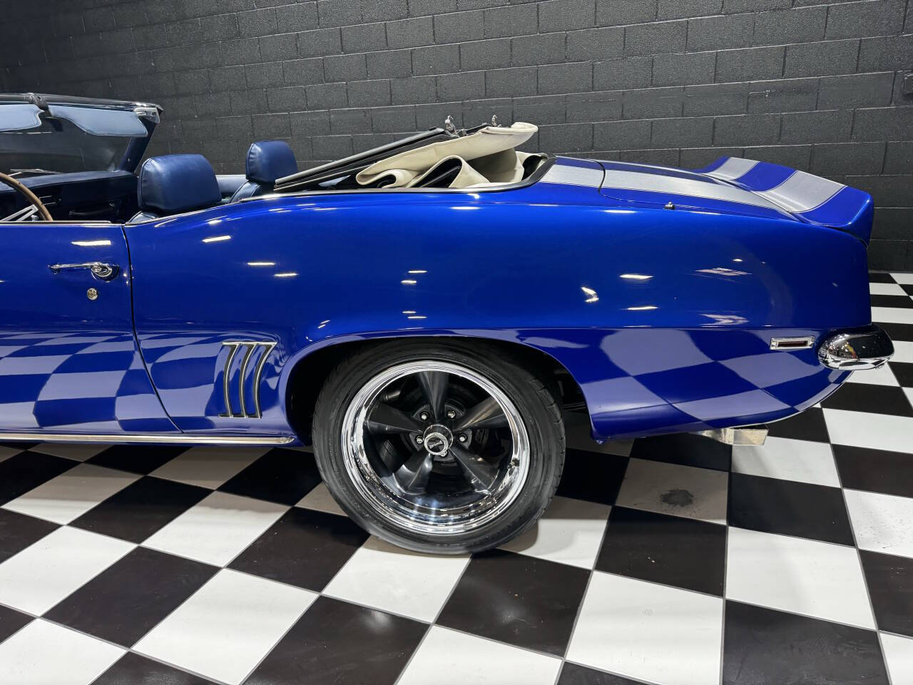 1969 Chevrolet Camaro 32