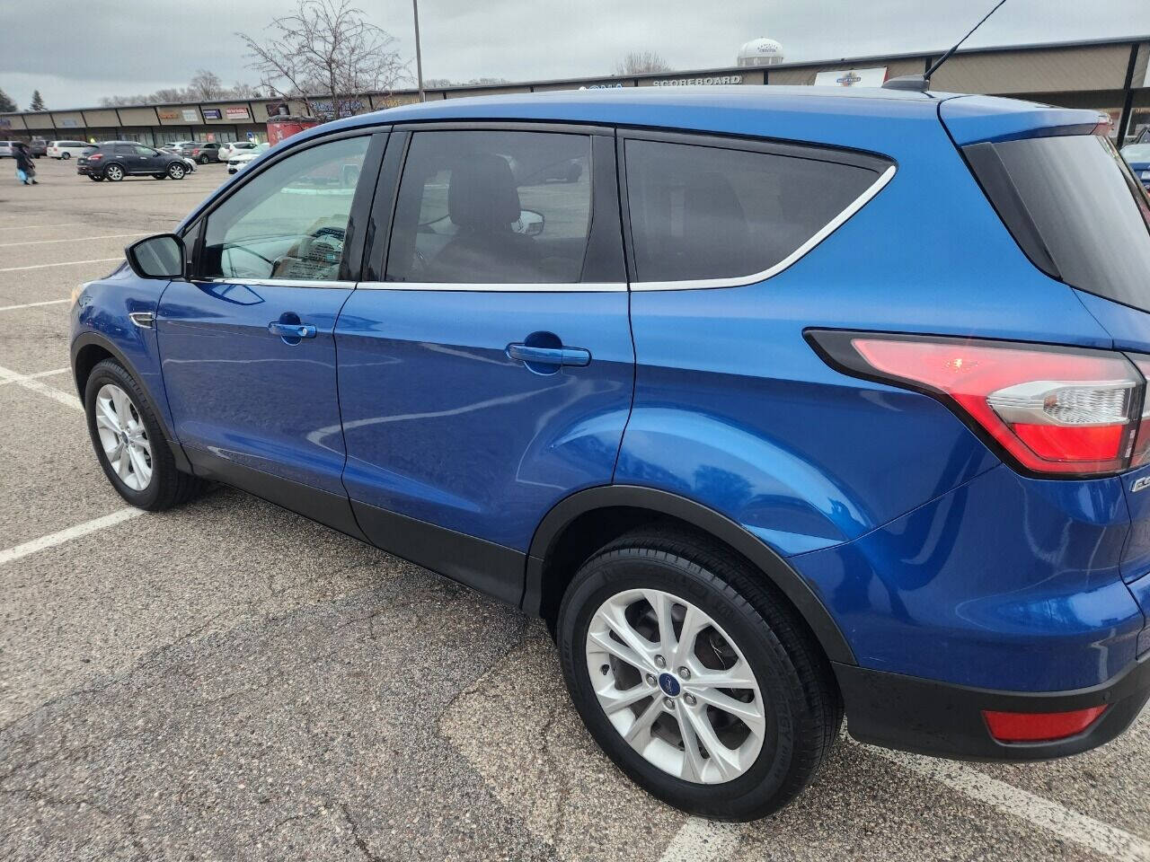 2017 Ford Escape for sale at Xtra Mile Auto Sales LLC in Cambridge, MN