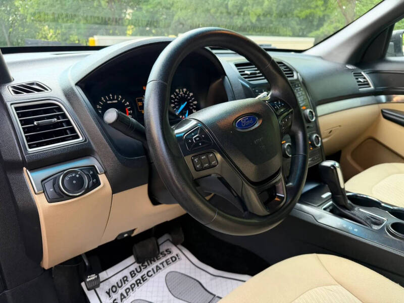 2017 Ford Explorer