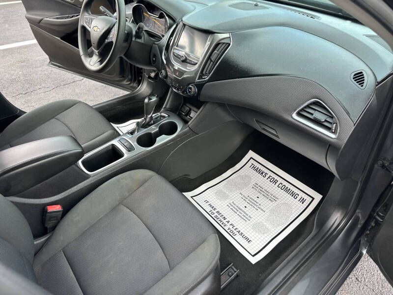 2017 Chevrolet Cruze LT Auto