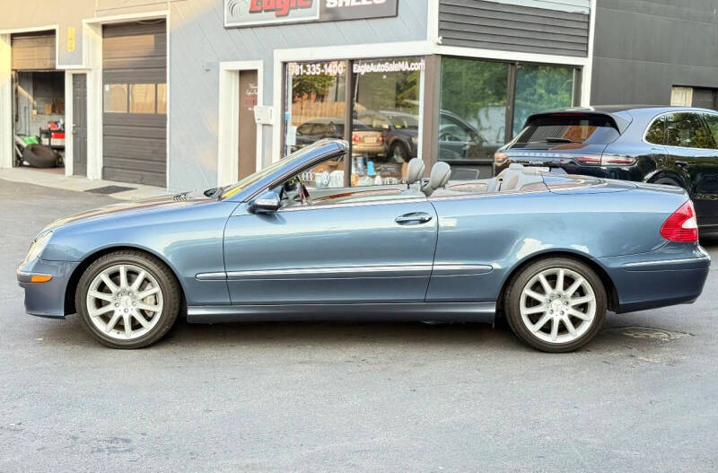 Used 2007 Mercedes-Benz CLK-Class CLK350 with VIN WDBTK56F67T082047 for sale in Holbrook, MA