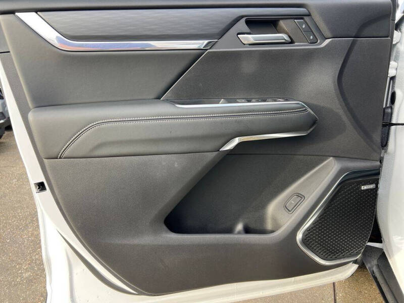 2024 GMC Acadia Elevation