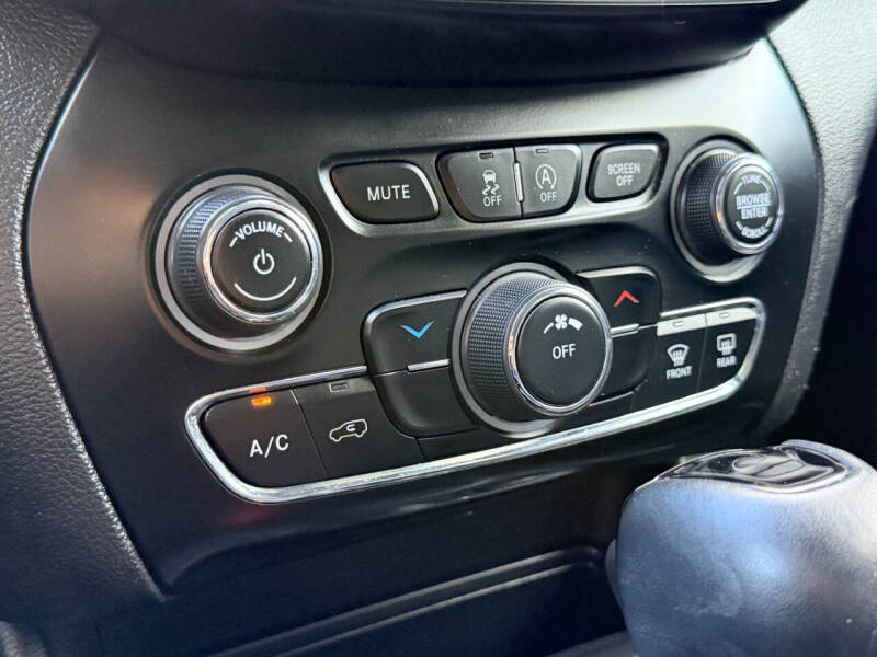2020 Jeep Cherokee Altitude