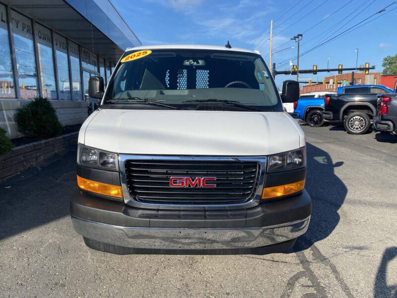 2025 GMC Savana 2500