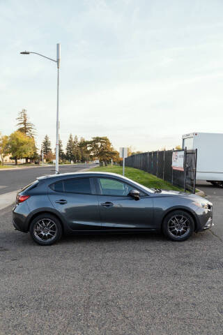 2016 Mazda MAZDA3 i Sport